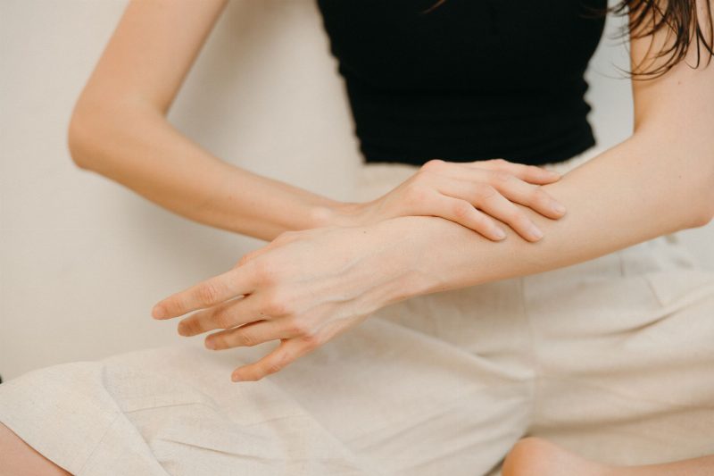 Döküntüsüz Tüm Vücutta Kaşıntı ve Halsizlik: Olası Nedenler