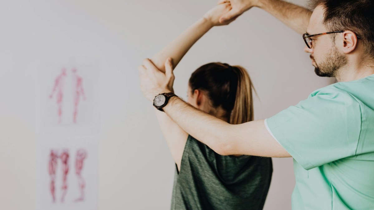 Sol Kolda Uyuşma ve Güçsüzlük Nedenleri ve Tedavi Yöntemleri