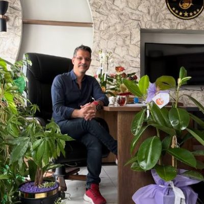 Op. Dr. Adem Yoldaş