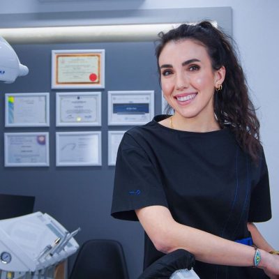 Uzm. Dt. Merve Altuntaş - Protetik Diş Tedavisi - İzmir