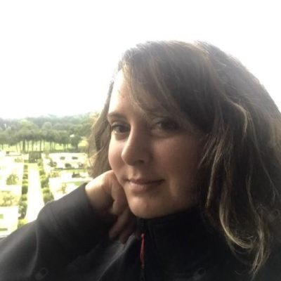 Doç. Dr. Dt. Halise Aydemir - Diş Hekimi - İstanbul