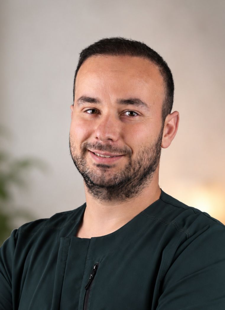 Uzm. Dt. Sinan Tevkir - Protetik Diş Tedavisi