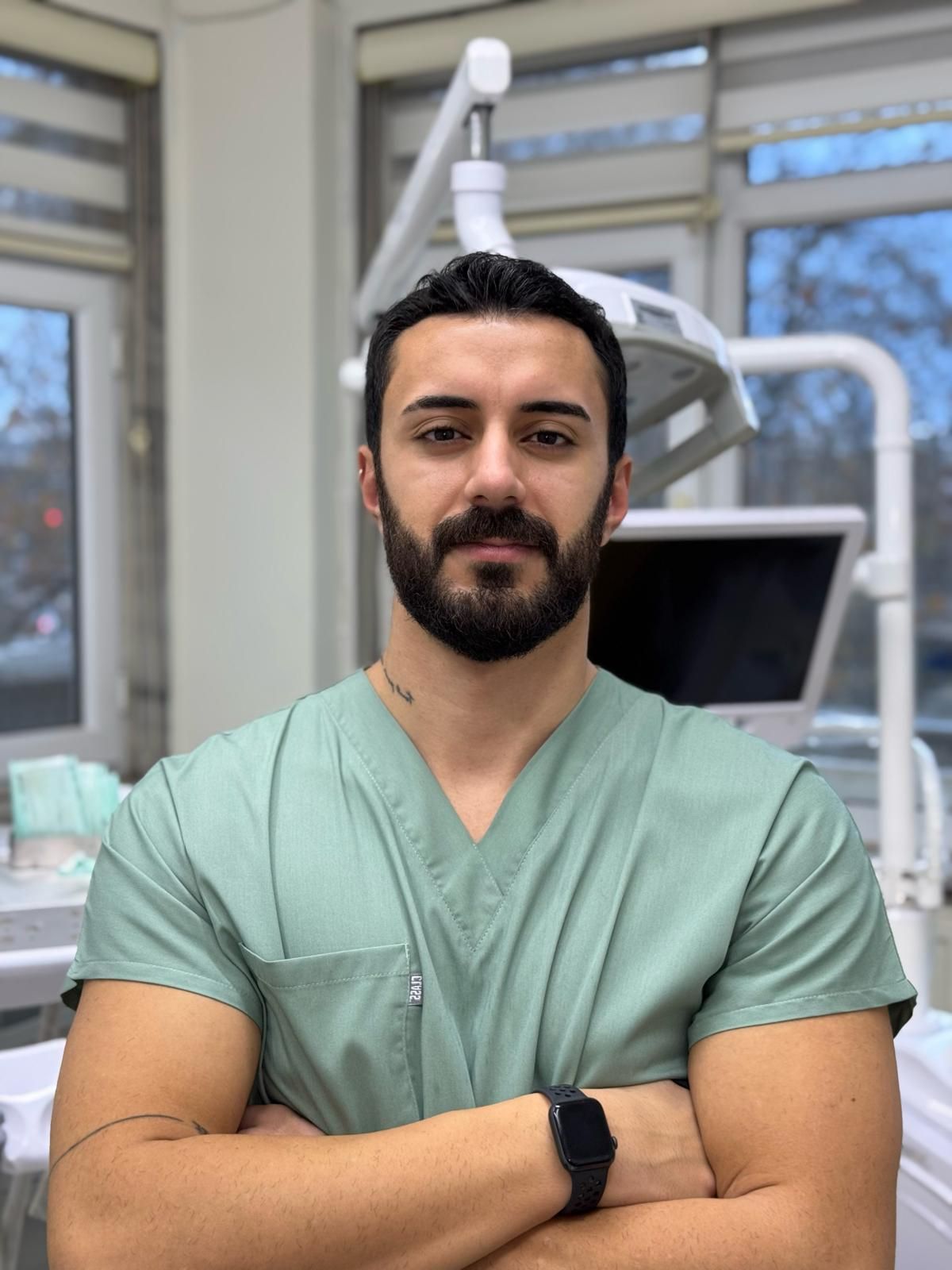Dt. Burakcan Erden - Diş Hekimi