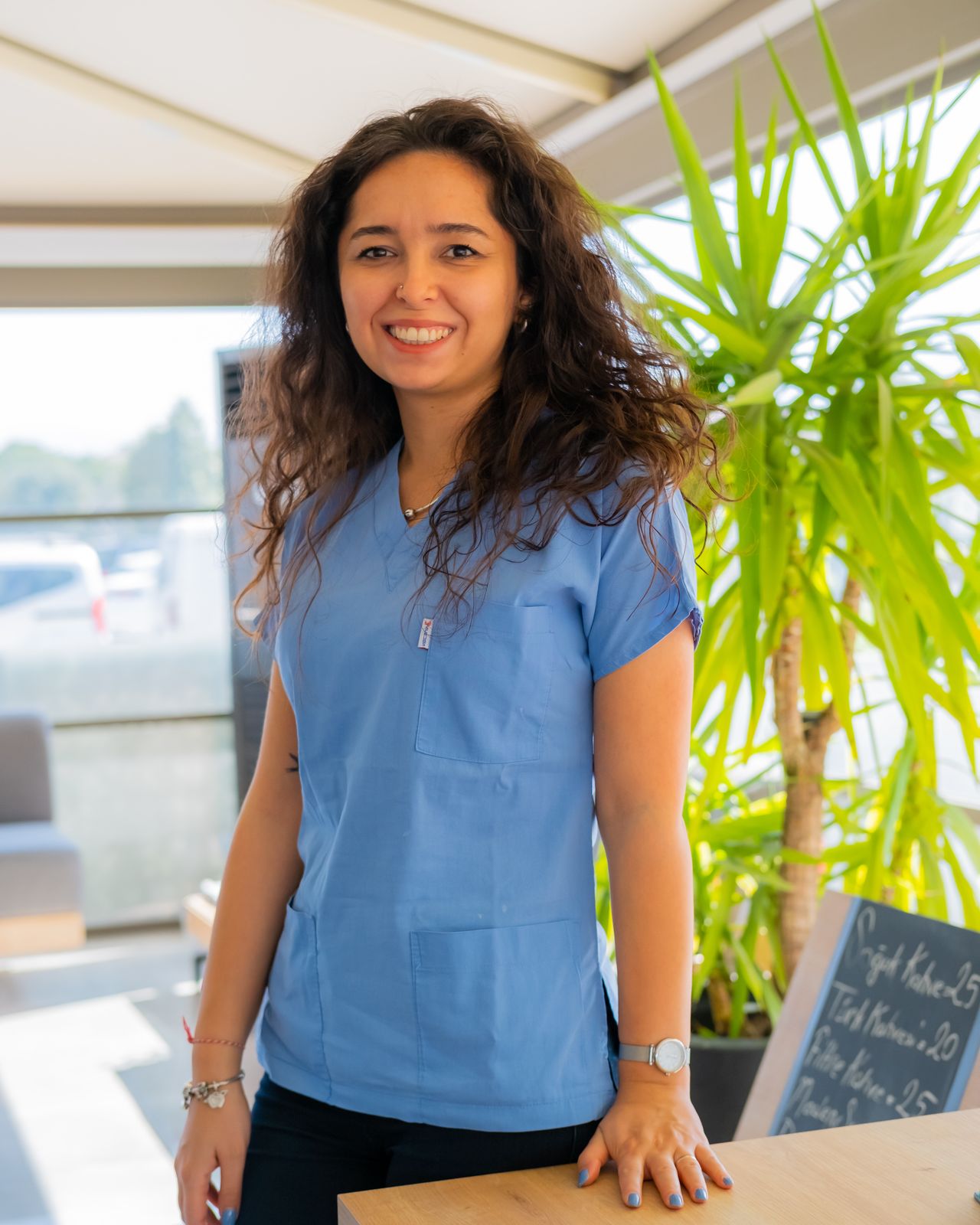 Dr. Dt. Ebru Keleş Gülbahçe - Diş Hekimi