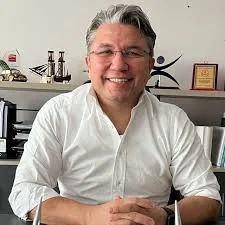 Dt. Muzaffer Demirdelen - Diş Hekimi