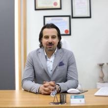 Op. Dr. Avni Hakan Ölmeztürk - Plastik Rekonstrüktif Ve Estetik Cerrahi