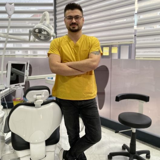 Dt. Miraç Pekince - Diş Hekimi