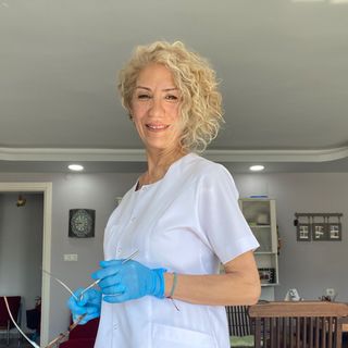 Dt. Meltem Gürbüz - Diş Hekimi