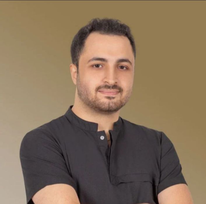 Dt. Yiğit Ekim - Diş Hekimi