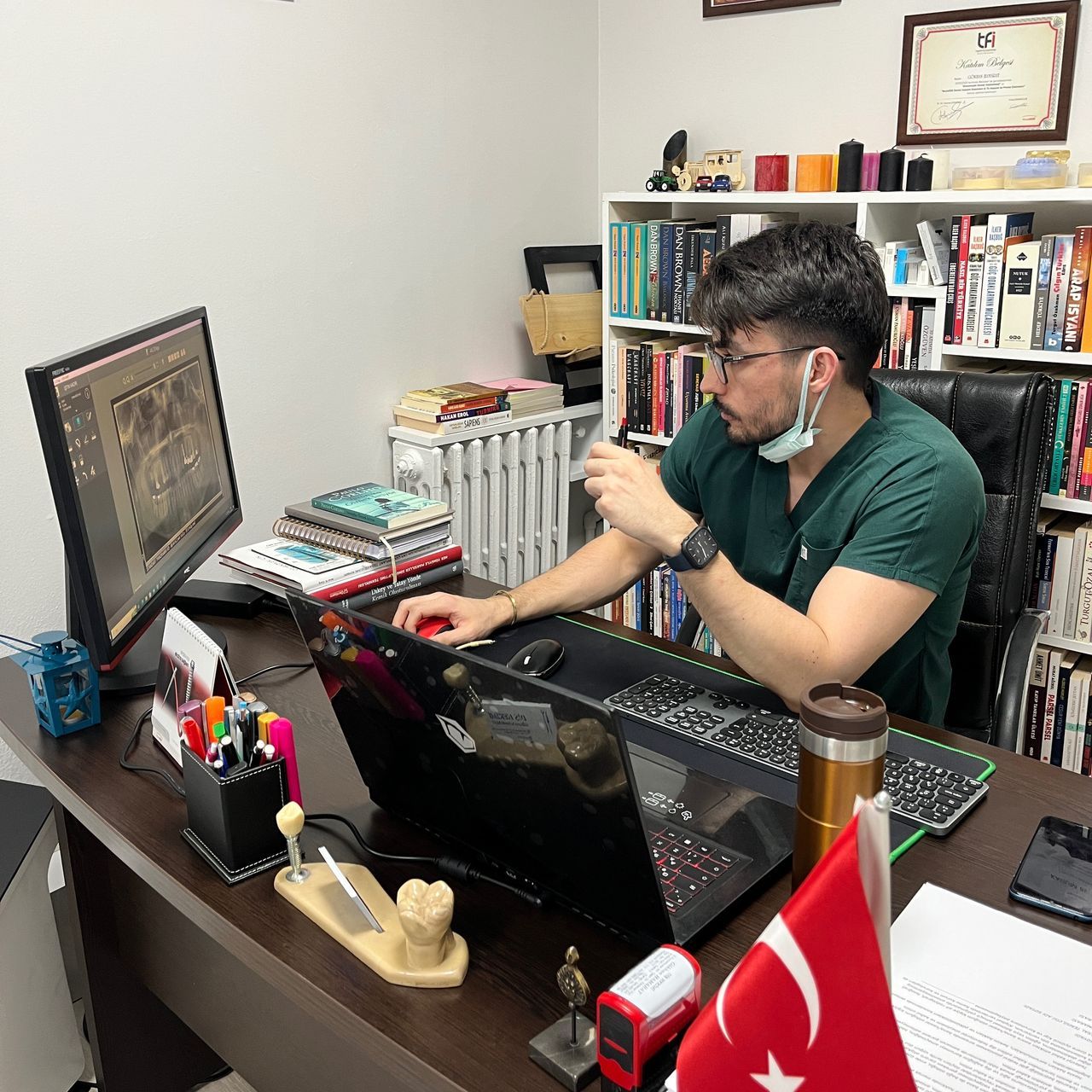 Dt. Gökhan Hamarat - Diş Hekimi
