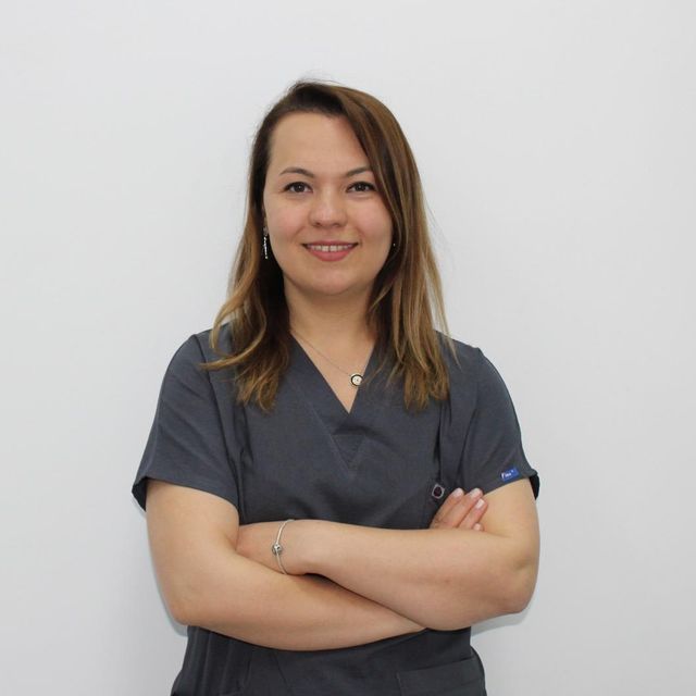 Dt. Esra Nehir - Diş Hekimi
