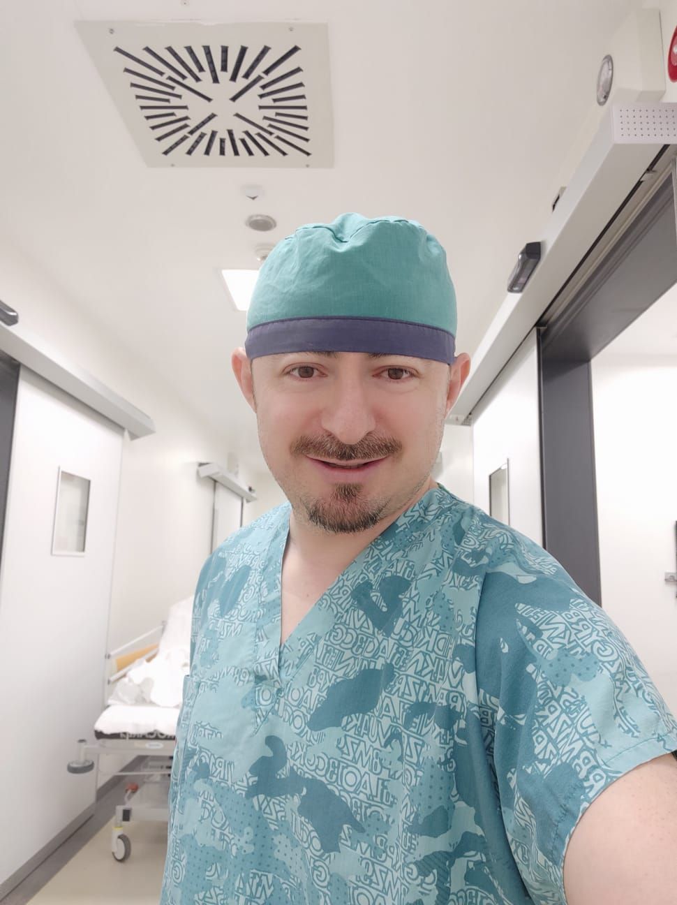 Op. Dr. Erdem Özbek