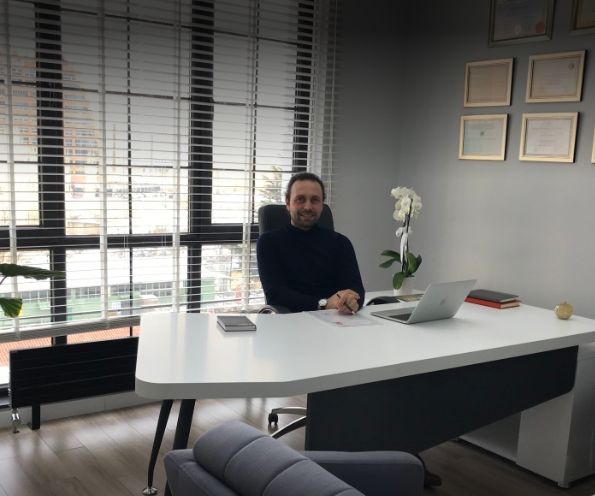 Op. Dr. Mustafa Melih Demirbüken